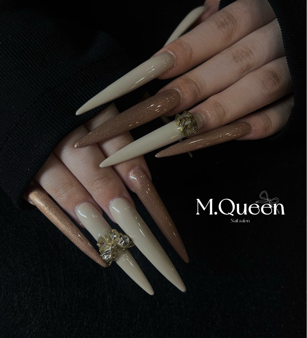 ネイル M.Queenネイル サロン天神今泉店のネイルデザイン