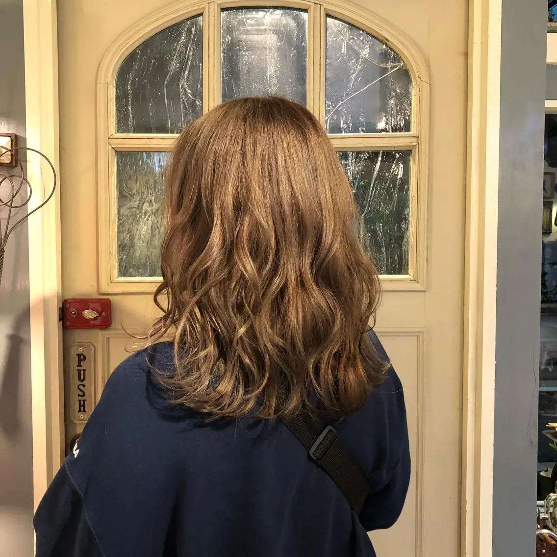 ロング カラー ヘアアレンジ ベージュカラー ブリーチ 透明感カラー ミルクティーベージュ ヘアセット BRITS 渡辺 菜々子のヘアスタイル