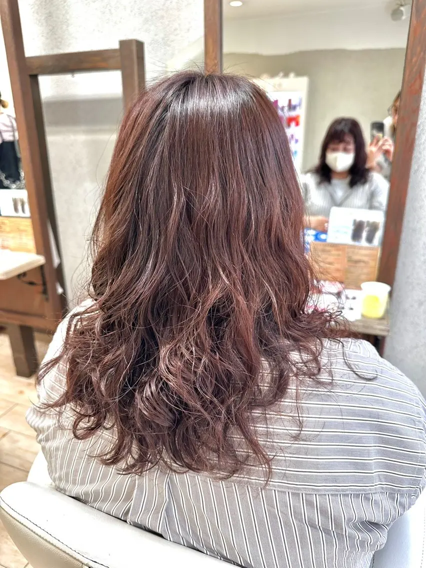 セミロング カラー パーマ セミロングパーマ ブラウンカラー ピンクカラー ピンクブラウン カット ヘアカラー パーマ 阿部 美咲のヘアスタイル