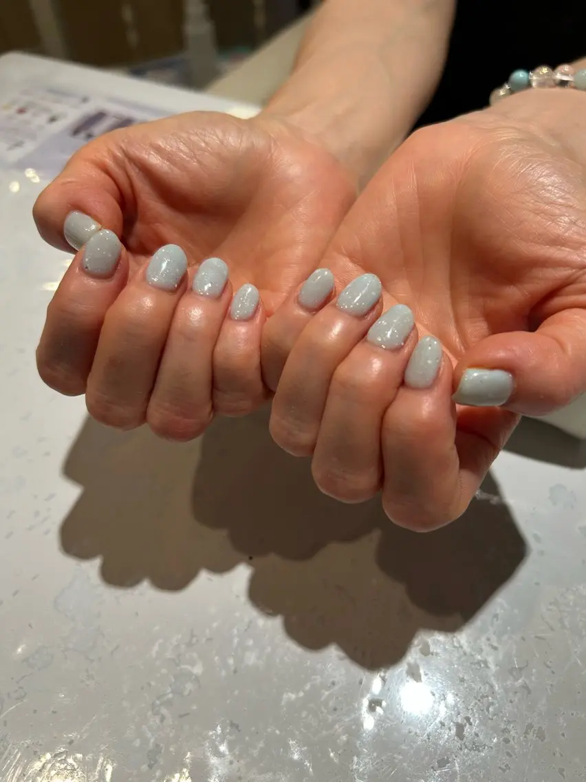 ネイル ラメ(グリッター) 水色 村上 里緒菜のネイルデザイン