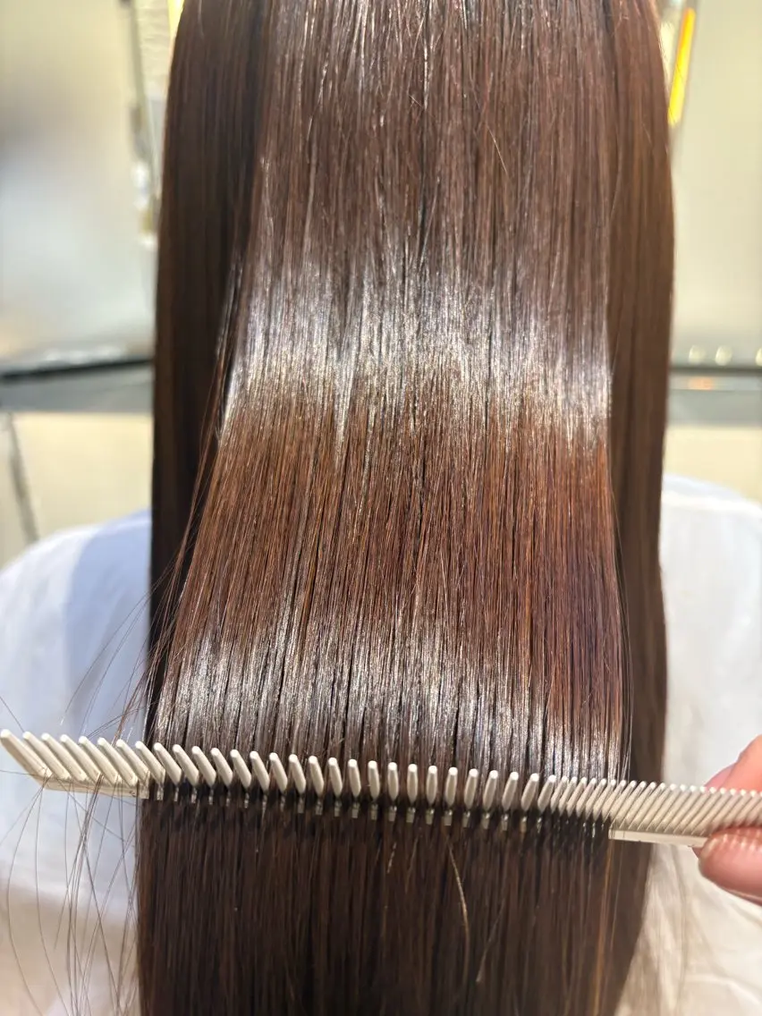 【酸熱トリートメント】トリートメント100%✨　天使の輪と広がりが抑えられる髪質改善トリートメントです💗の写真
