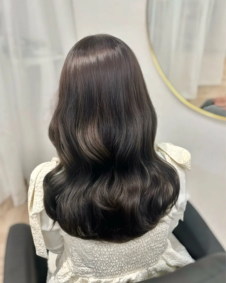 ロング カラー ブラウンカラー チョコレートブラウン カット ヘアカラー 𝒎𝒐𝒆🩰 名駅/ヘアメ/暖色♡のヘアスタイル