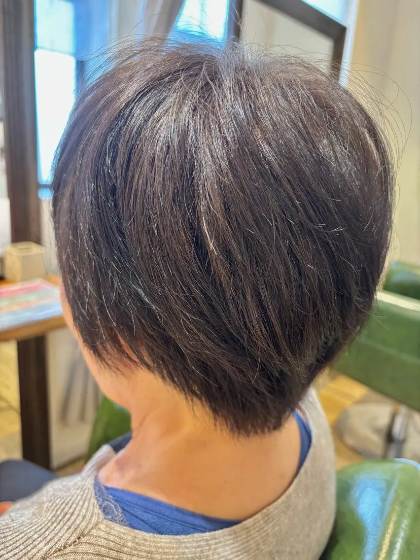 ショート 秋野 遥のヘアスタイル