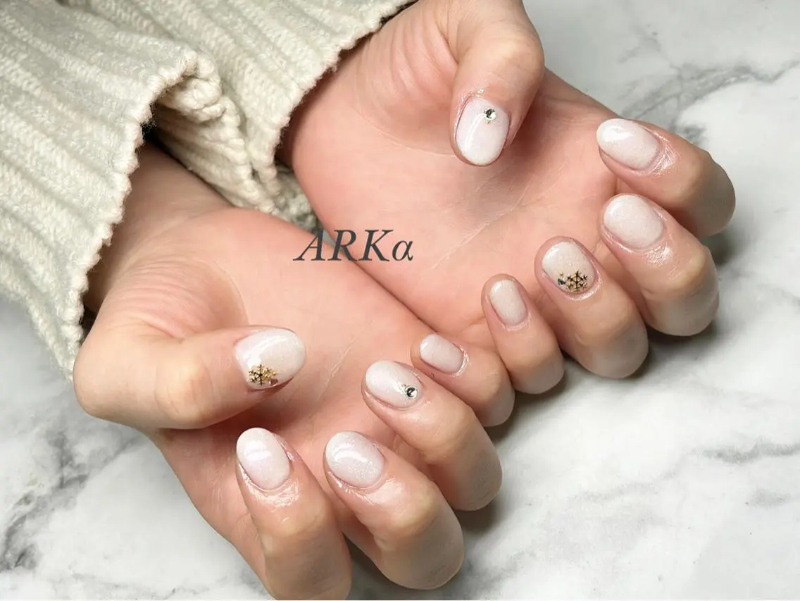 ネイル ワンカラーネイル ストーンネイル ハンドネイル ARKα Nishiのネイルデザイン