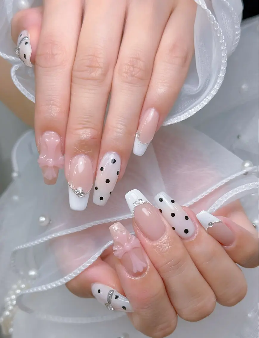 ネイル アートネイル ジェルネイル 韓国ネイル ニュアンスネイル ハンドネイル Luna Nail.Novaのネイルデザイン