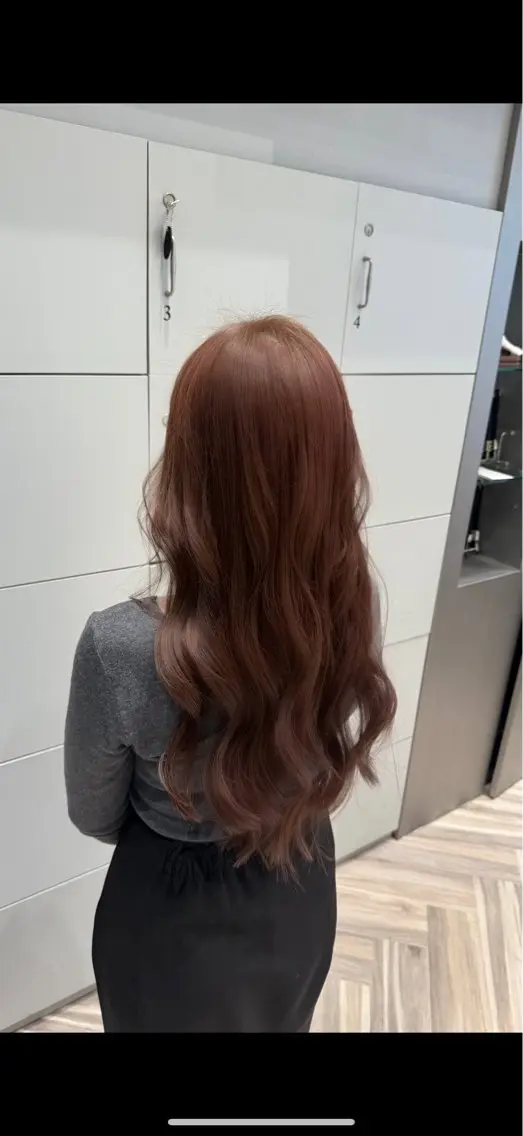 ロング カット ヘアカラー 鈴木 美香のヘアスタイル