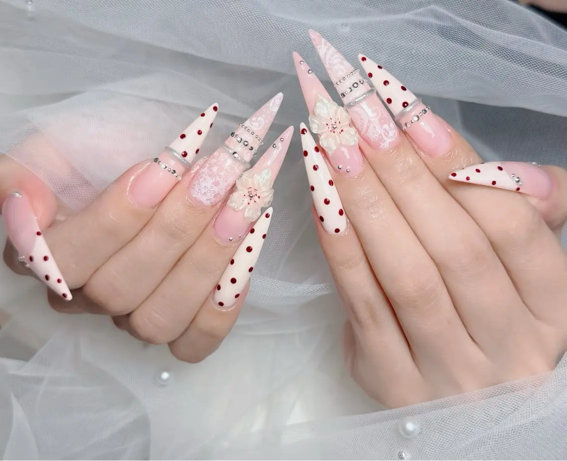 ネイル チークネイル 長さ出し フラッシュネイル フレンチネイル グラデーション ハンドネイル Lenie Nail Salonのネイルデザイン