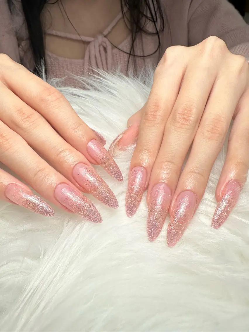 ネイル チークネイル 長さ出し ガーリー 韓国ネイル マグネットネイル Junn Nailのネイルデザイン
