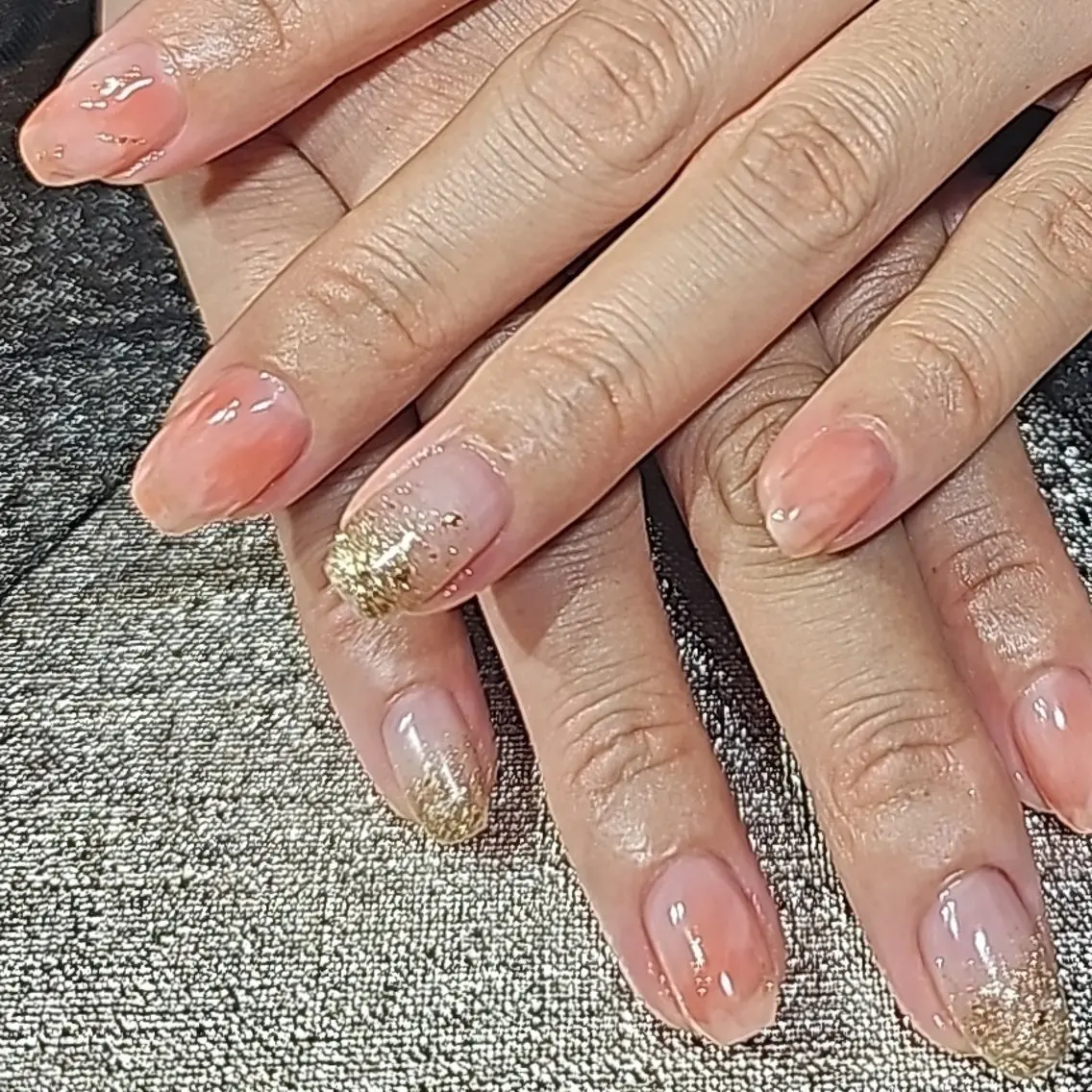 ネイル ゴールド グラデーション ラメ(グリッター) ラメグラデーション 大理石ネイル(マーブル) salon de  Princessのネイルデザイン