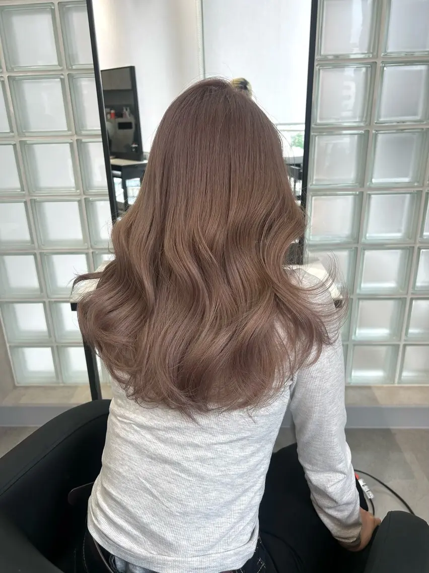ロング カラー ブリーチ 透明感カラー ヘアカラー トリートメント moe🎀 透明感カラーのヘアスタイル