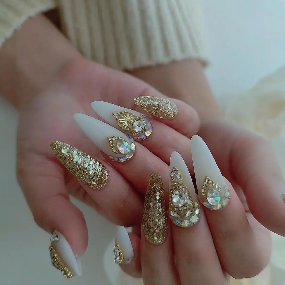 ネイル ハンドネイル RUNWAY のネイルデザイン