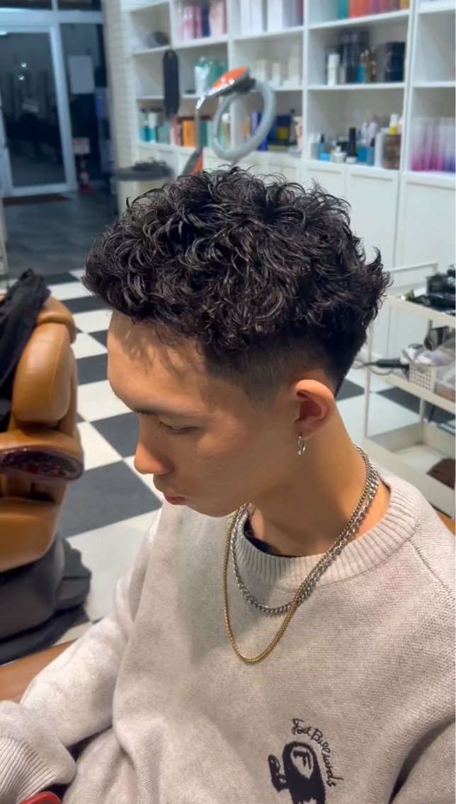 パーマ メンズ 山中 悠人のヘアスタイル