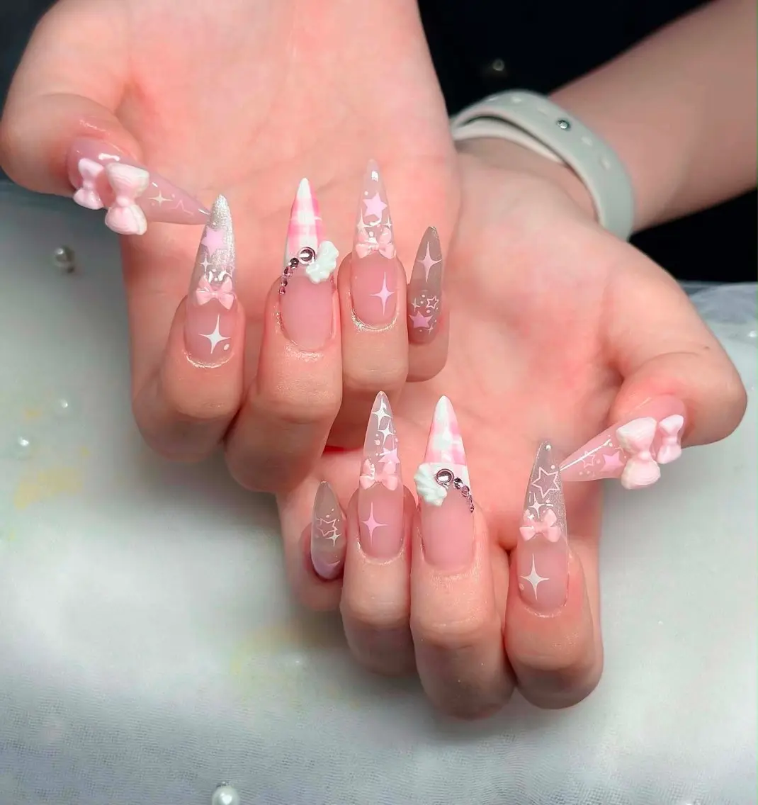 ネイル チークネイル フレンチネイル キラキラネイル 韓国ネイル マグネットネイル ハンドネイル yuuna hbabynailのネイルデザイン