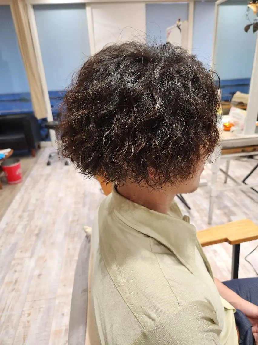 ショート パーマ 店長 とみー / ツヤ感＆似合わせのヘアスタイル