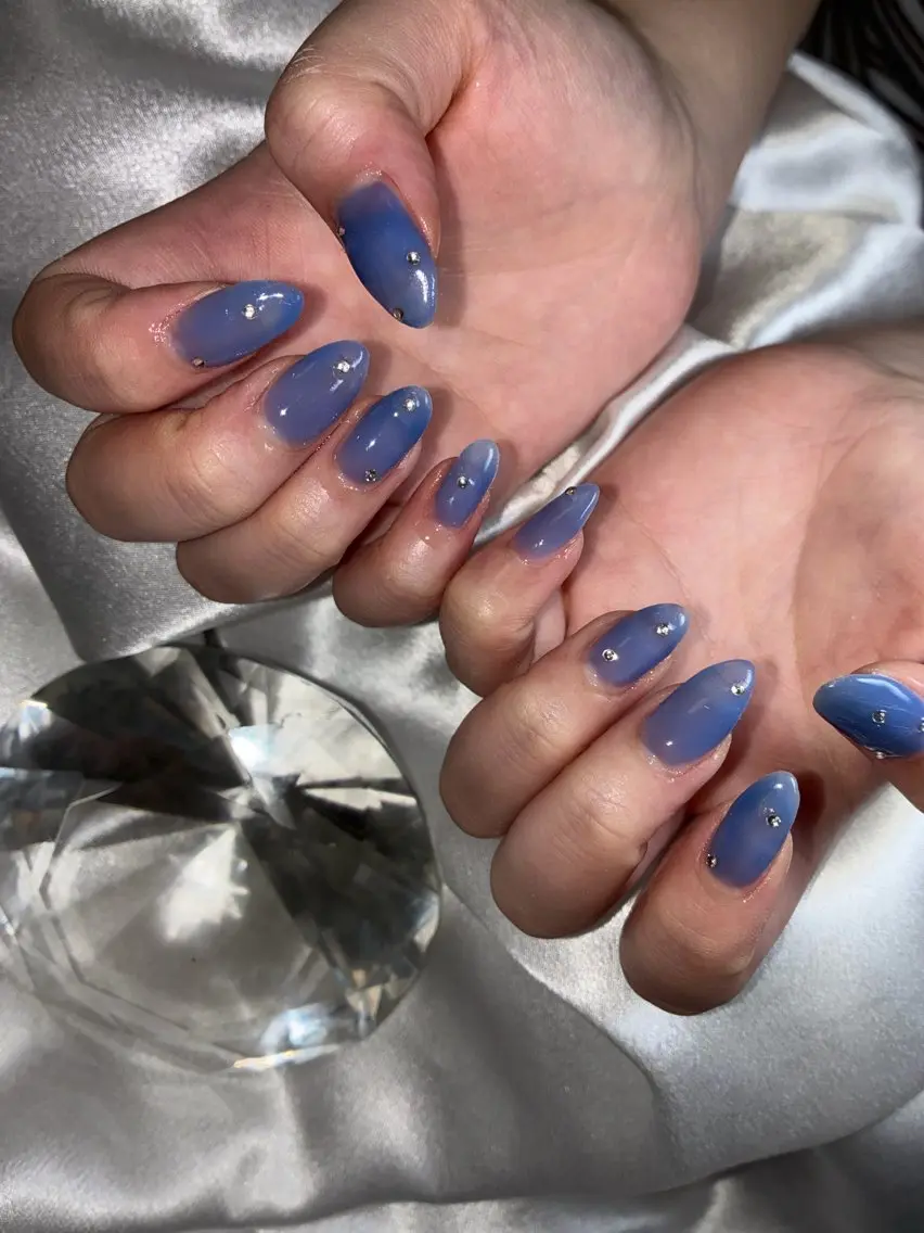 ショート ハンドネイル YOKOSUKA NAILS💅🩶のネイルデザイン