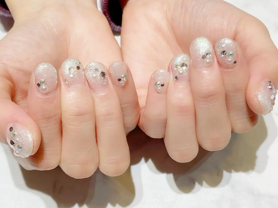 ネイル ジェルネイル YUN 💅のネイルデザイン