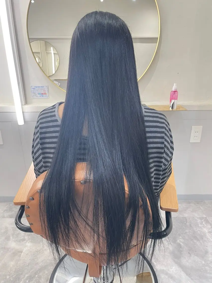 ロング カラー 黒髪 ブルーカラー ブルーブラック 透明感カラー ロング ヘアカラー ヘッドスパ 吉田 凱翔のヘアスタイル