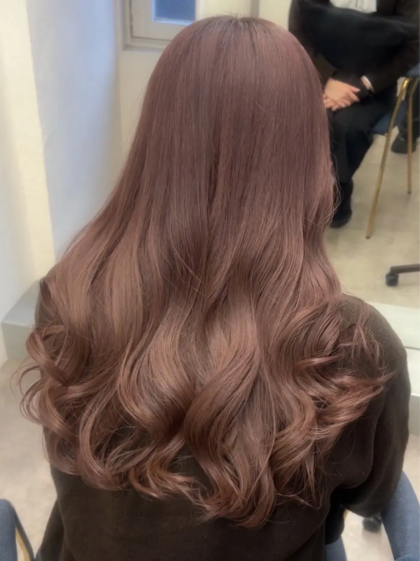 ロング ヘアカラー sia / eruのヘアスタイル