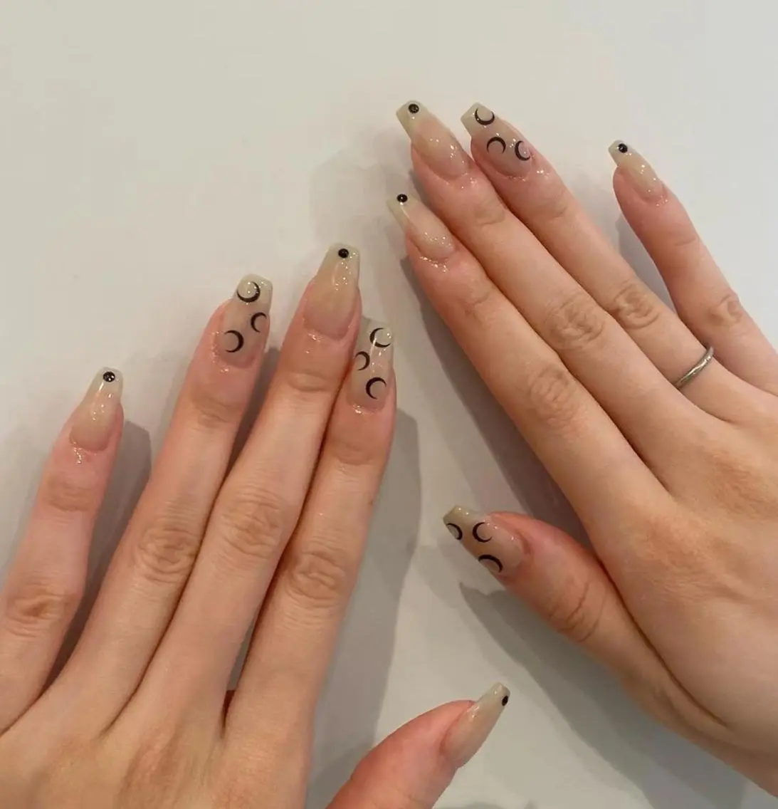 ネイル キラキラネイル 韓国ネイル オフィスネイル For U nail スカルプ専門店のネイルデザイン