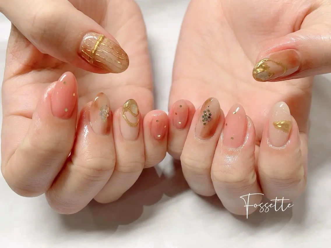ネイル ホログラムネイル ミラーネイル ニュアンスネイル ハンドネイル nailsalon Fossetteのネイルデザイン