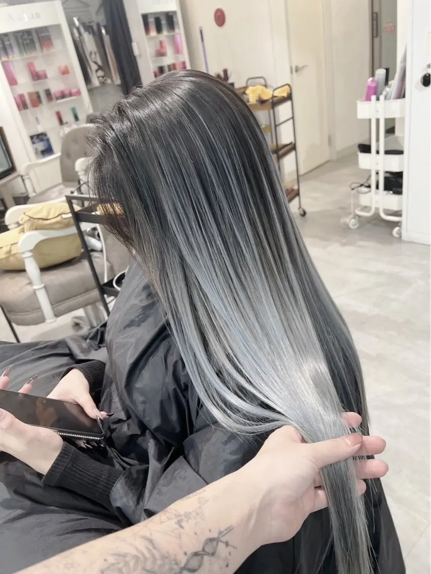 ロング カラー バレイヤージュ グレージュ レイヤーカット 指名数No.1 /NAOYAのヘアスタイル