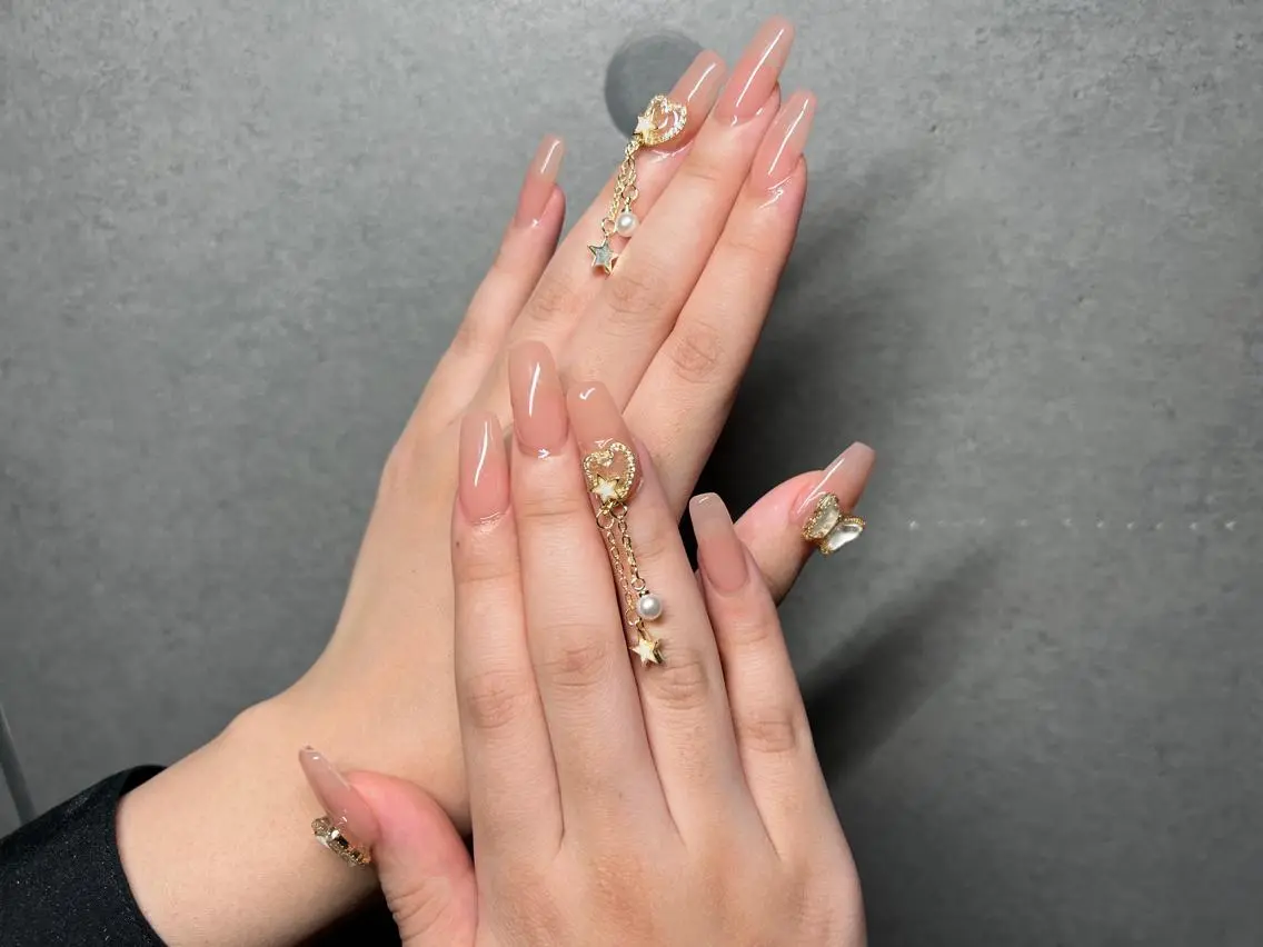 ネイル ワンホンネイル lucky nail 歌舞伎町のネイルデザイン