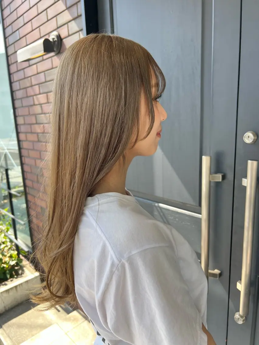 ロング サイドバング ヘアカラー cyan Amiのヘアスタイル