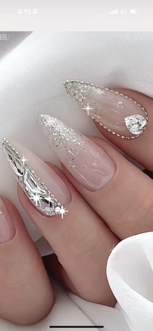 ネイル アートネイル フレンチネイル ジェルネイル ガラスフレンチ ハート Queeens nailのネイルデザイン