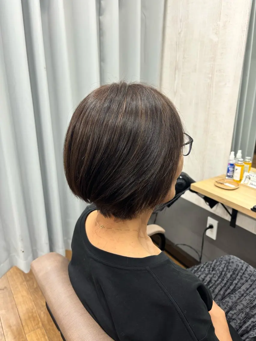ショート カット ヘアカラー トリートメント 猪股 華乃のヘアスタイル