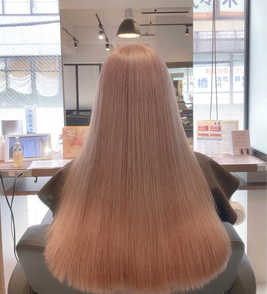ロング カラー ベージュカラー ブリーチ ケアブリーチ ハイトーンカラー オレンジ 宮下 弦也のヘアスタイル