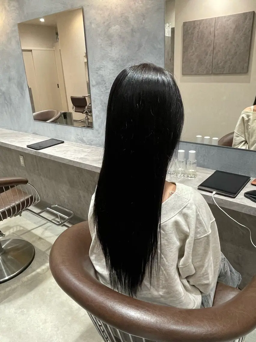 カラー 黒髪 ラベンダーカラー ヘアカラー 田中 里桜奈のヘアスタイル