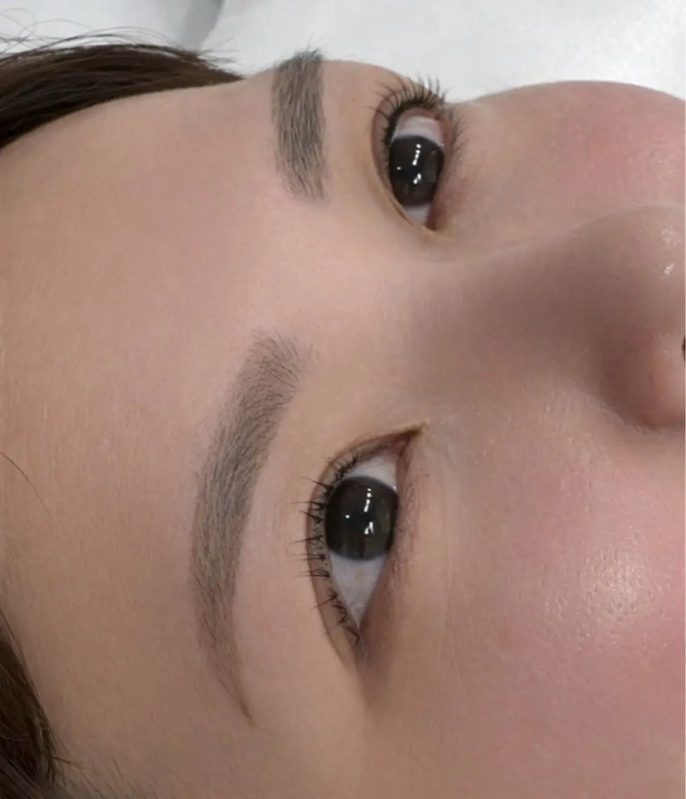 女性限定 美眉スタイリングの写真