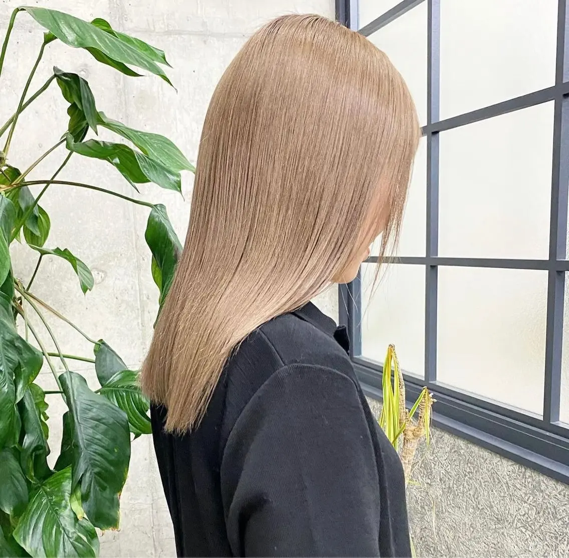 セミロング ハイトーン🫧艶髪 MAIKAのヘアスタイル