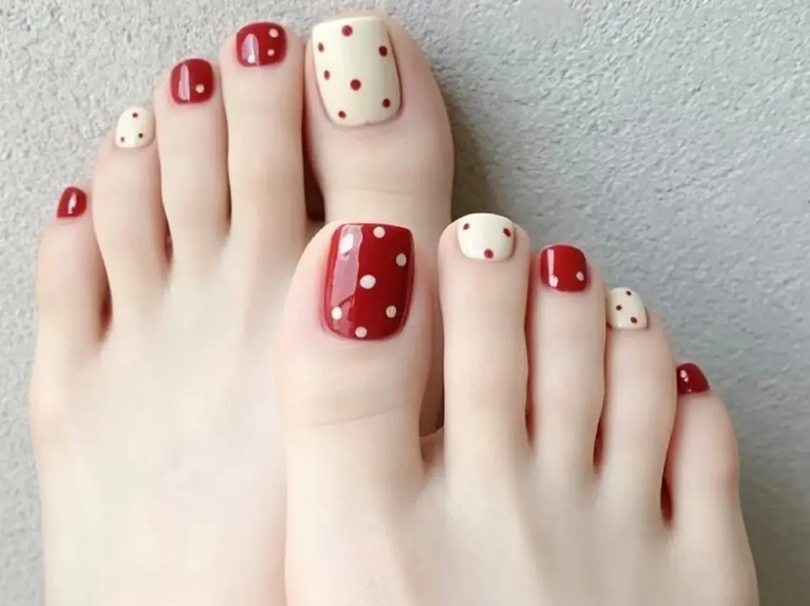 ネイル 🌻🌻🌻ひま わり🌻🌻🌻のネイルデザイン