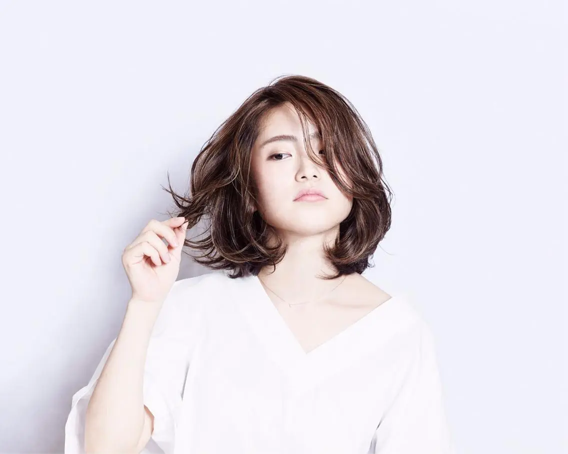 ミディアム カラー 浅井 理恵のヘアスタイル