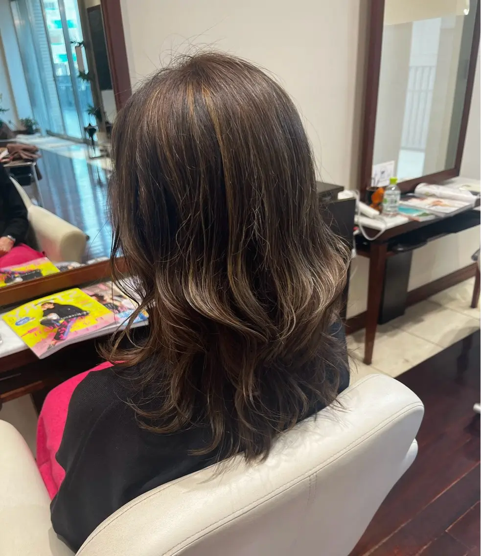 ロング カラー ハイライトカラー ハイライト カット ヘアカラー 梅田茶屋町ヘッドスパ ＆艶カラー　りほのヘアスタイル