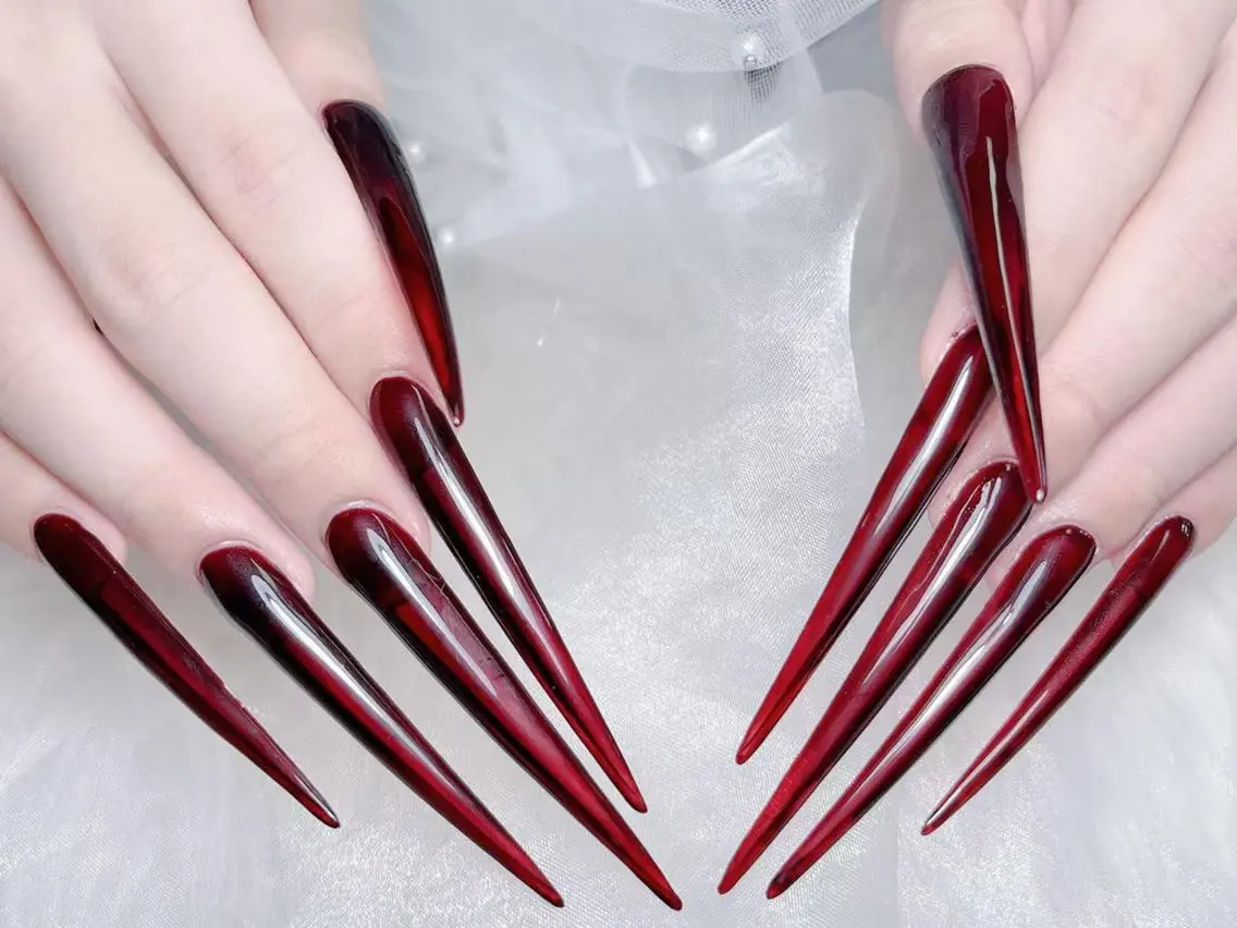ネイル 長さ出し キラキラネイル 韓国ネイル ロングネイル マグネットネイル ハンドネイル ハンドケア Akira✨ nailのネイルデザイン