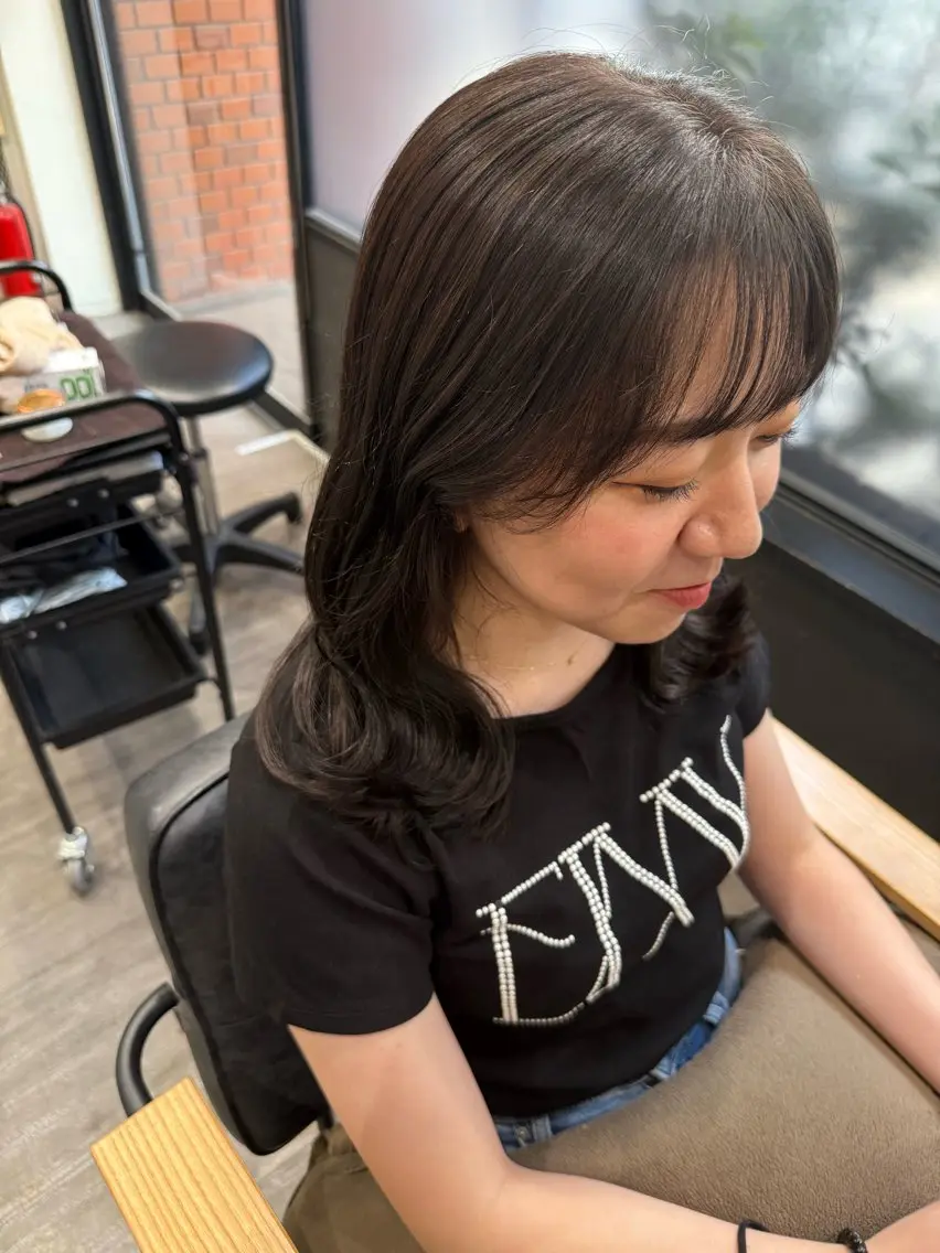ミディアム カラー ダークグレー ダークグレージュ グレージュ カット ヘアカラー トリートメント 艶髪レイヤー上田 紗也🇰🇷💗のヘアスタイル