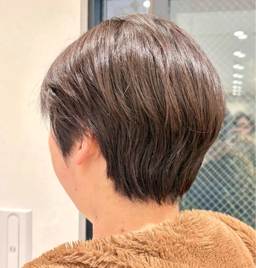 ショート カット ヘアカラー トリートメント イシカワ ユウタのヘアスタイル