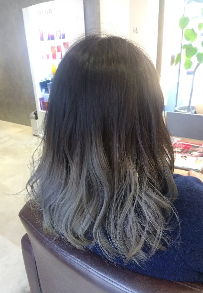 ミディアム カラー 板垣 佳那のヘアスタイル