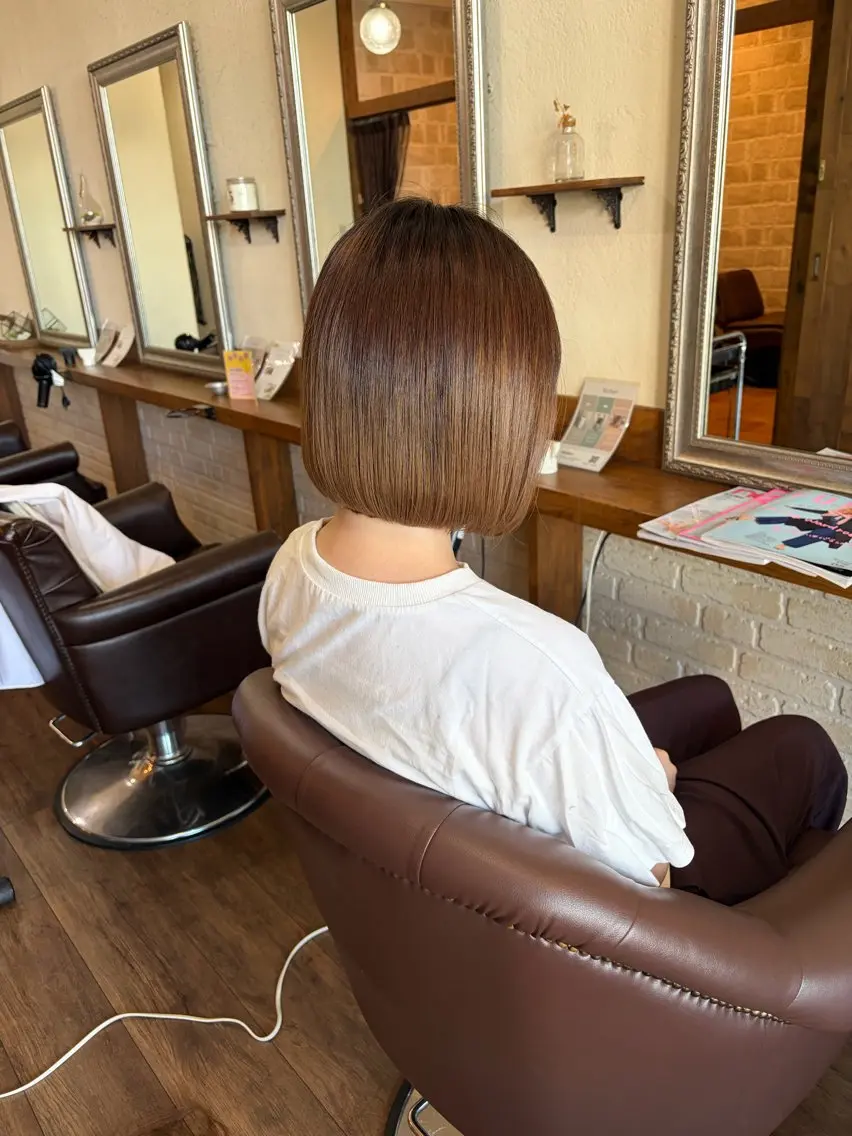 ミディアム 肥田 夕蘭のヘアスタイル