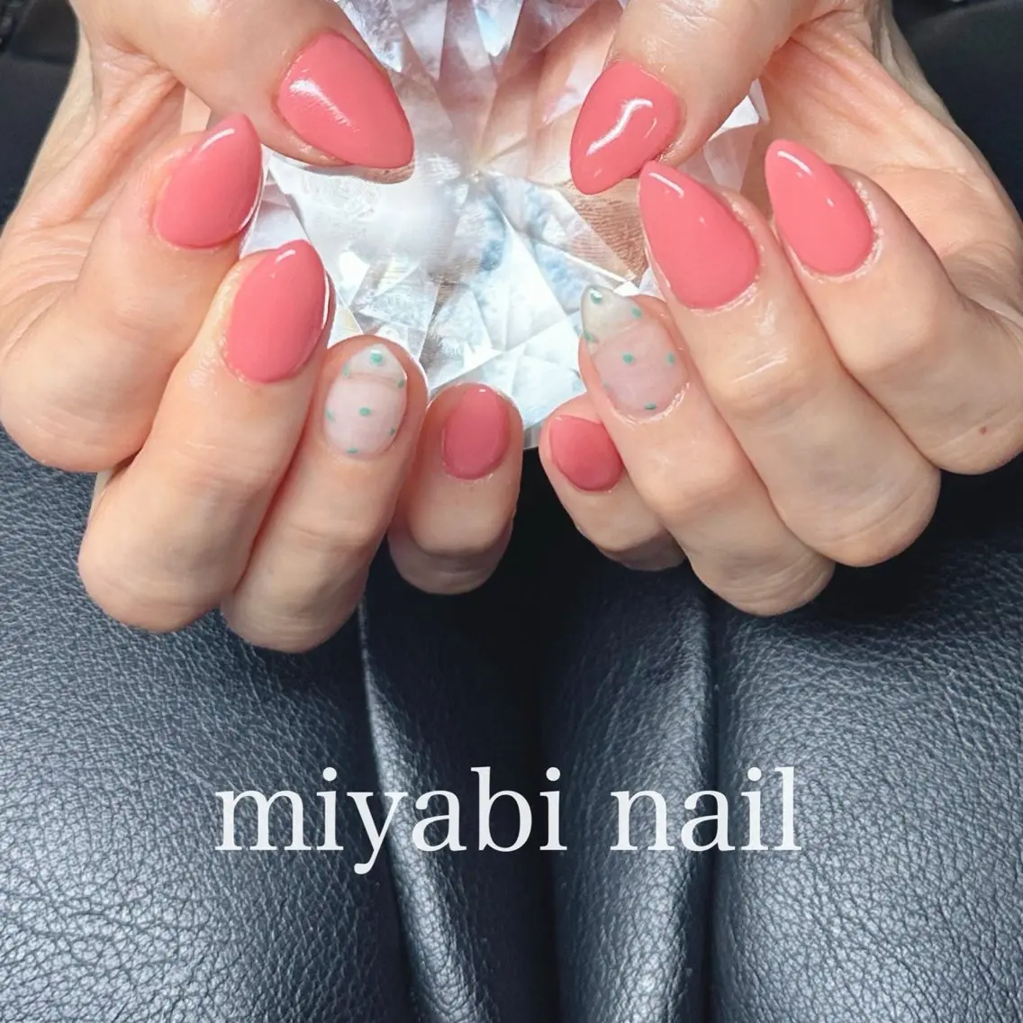 ネイル アートネイル ドット グリーン 持ち込み ピンク ハンドネイル miyabi nail 桂川駅近くのネイルデザイン