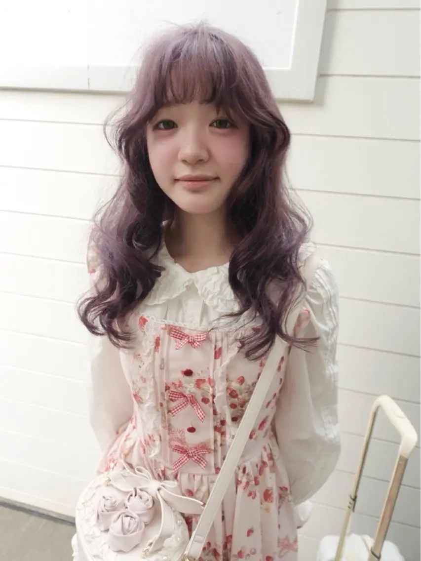 ロング カラー カット ヘアカラー トリートメント MIMI🌻໋᳝݊ 個性派カラー⑅ ⸝꙳のヘアスタイル