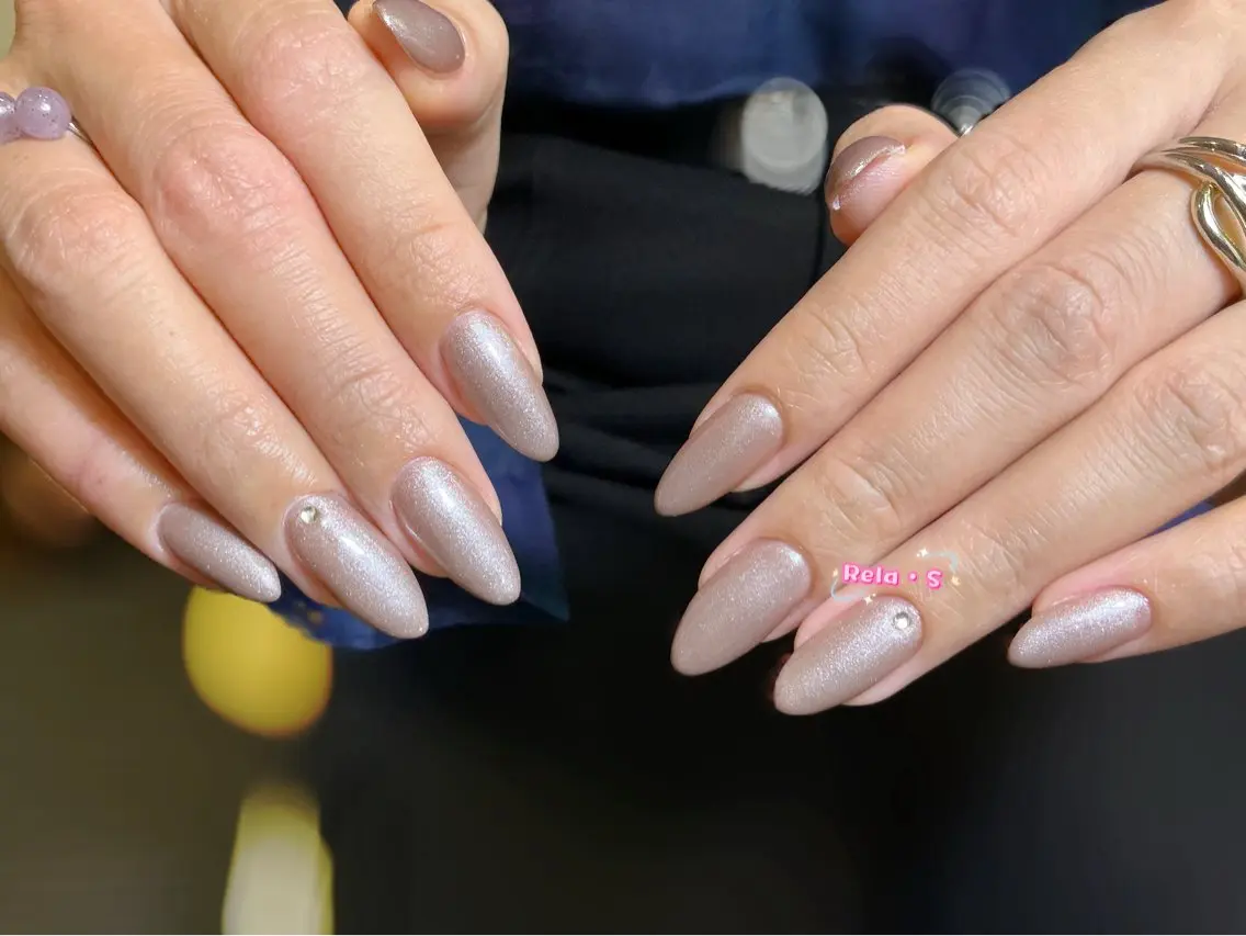 ネイル オーロラネイル 長さ出し フレンチネイル ジェルネイル ガラスフレンチ ハンドネイル Rela・S NAILのネイルデザイン