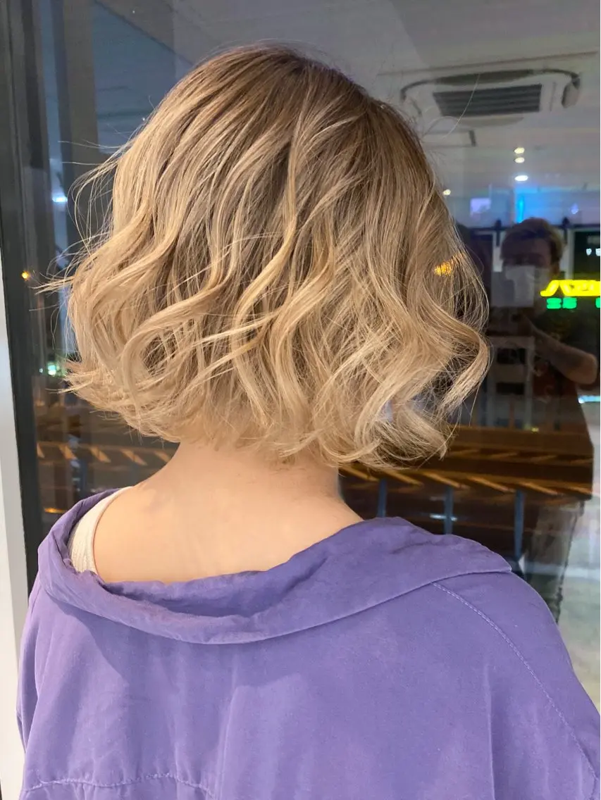ミディアム カラー バレイヤージュ レイヤーカット ヘアカラー トリートメント welring hair salonのヘアスタイル