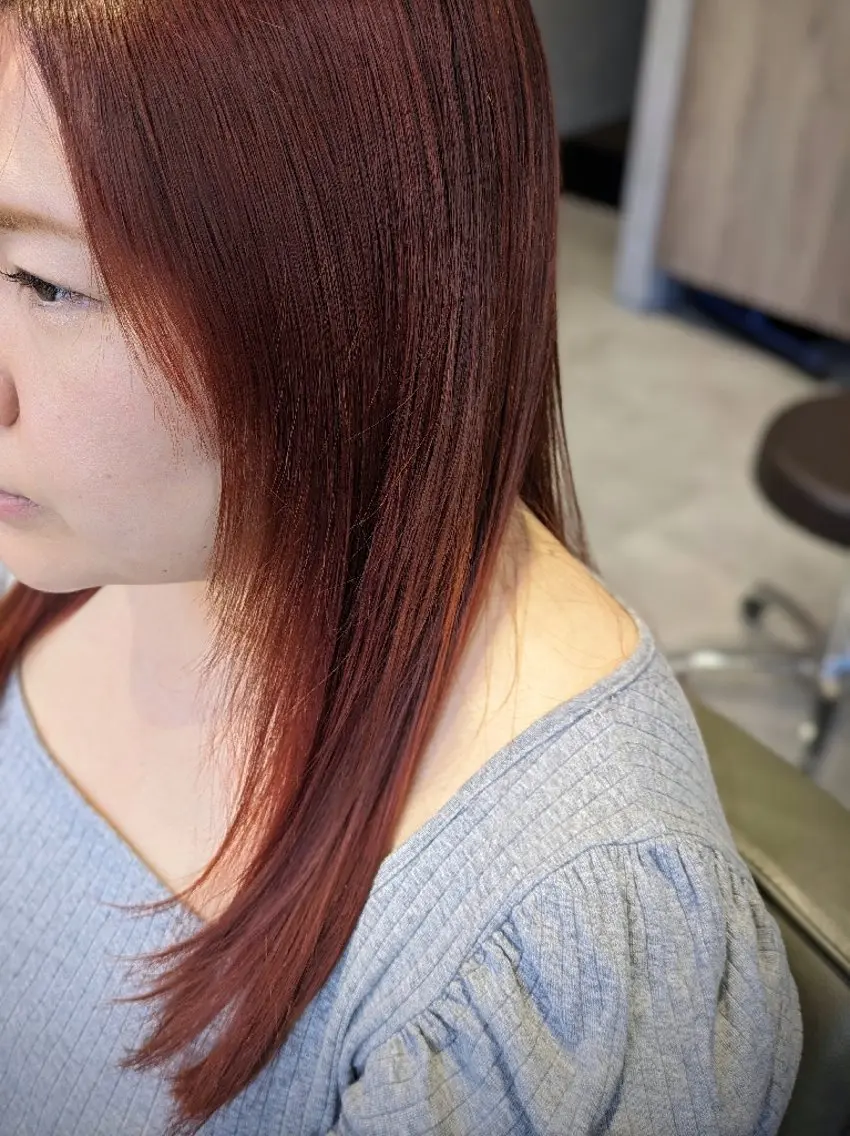 セミロング カラー ヘアアレンジ オレンジ レッドカラー カット ヘアカラー 小國 綾かのヘアスタイル