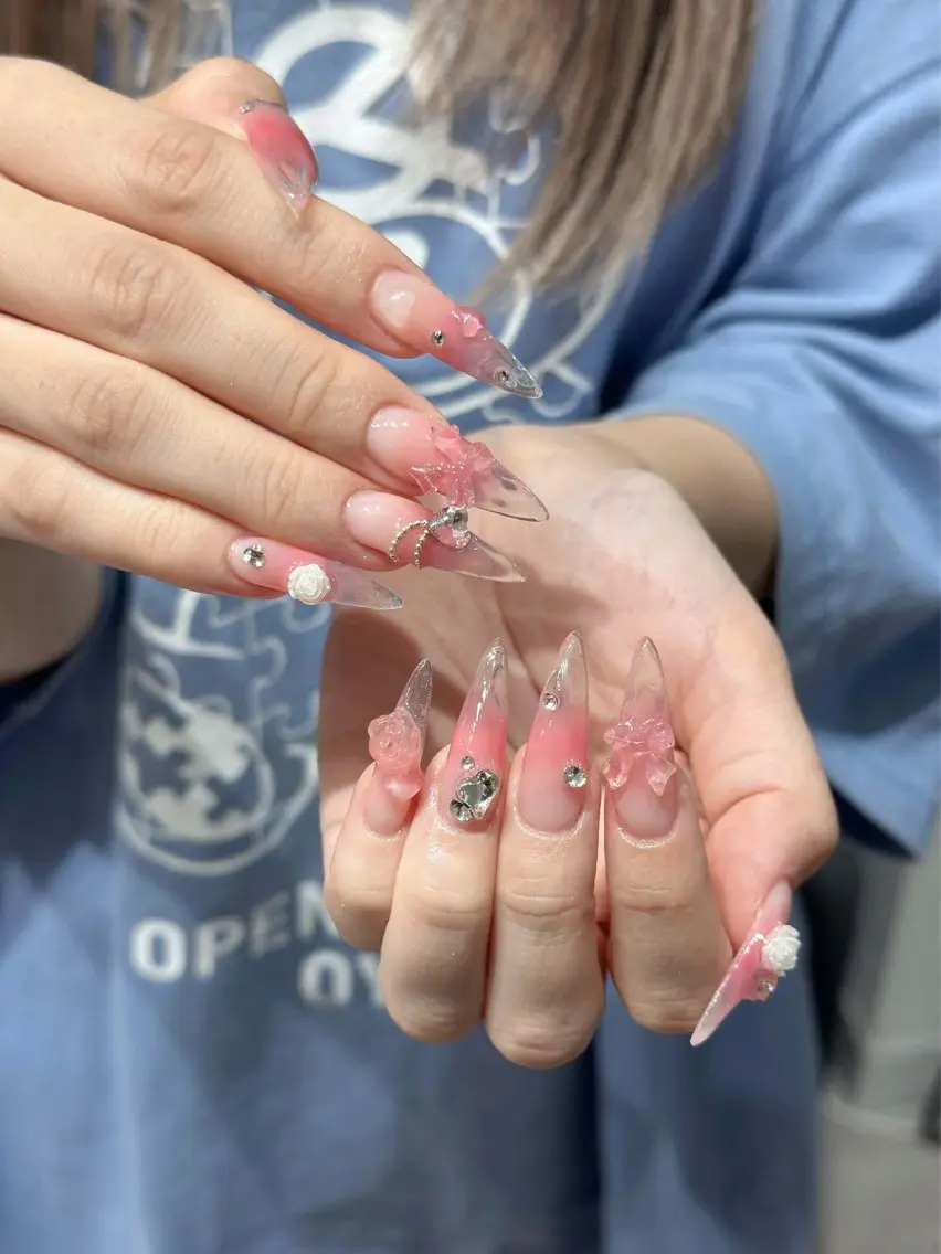 ネイル チークネイル ドット フレンチネイル グラデーション ハート ハンドネイル ハンドケア Eli Muse 新宿ネイルのネイルデザイン