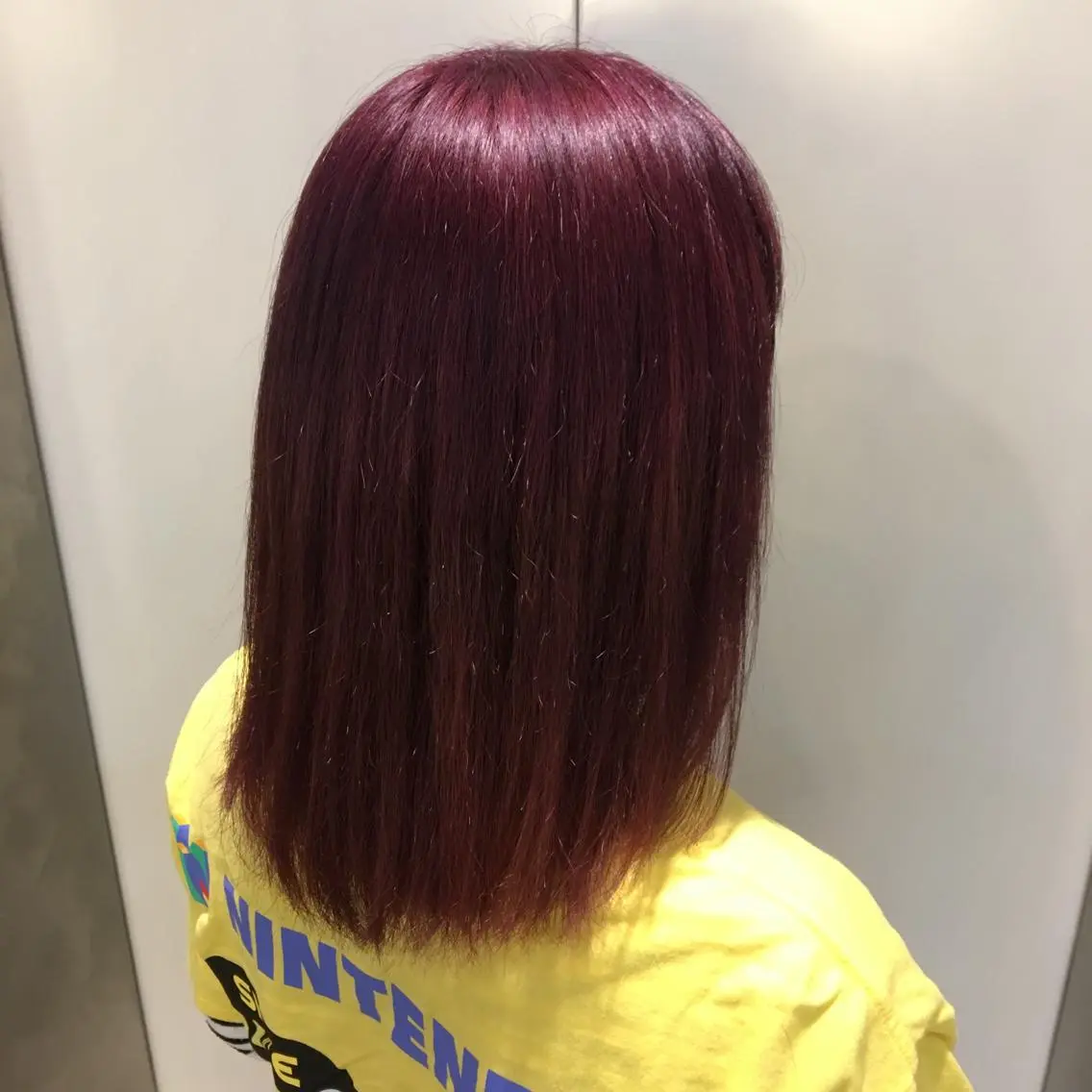 セミロング カラー ボルドーカラー レッドカラー 天野 利咲のヘアスタイル