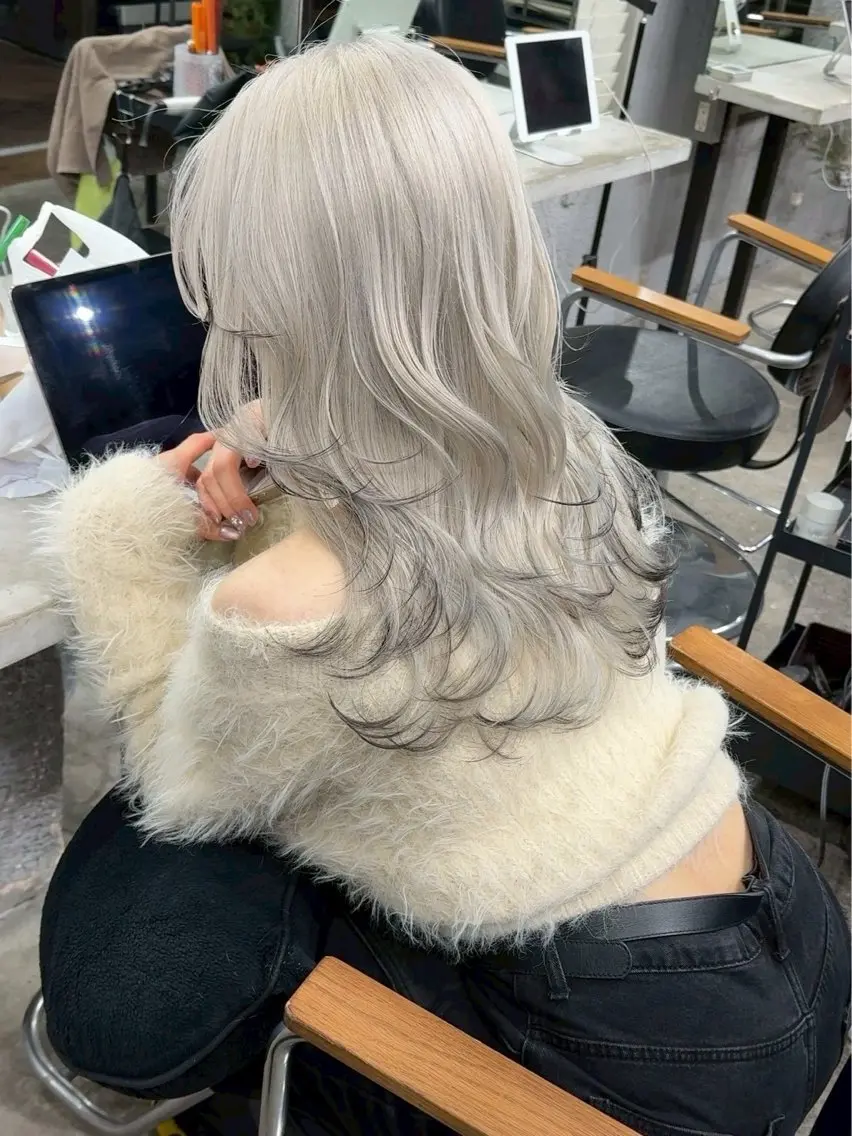 〚🎀口コミ必須🎀〛カット＋ブリーチ＋カラー＋Oggiottoトリートメントの写真