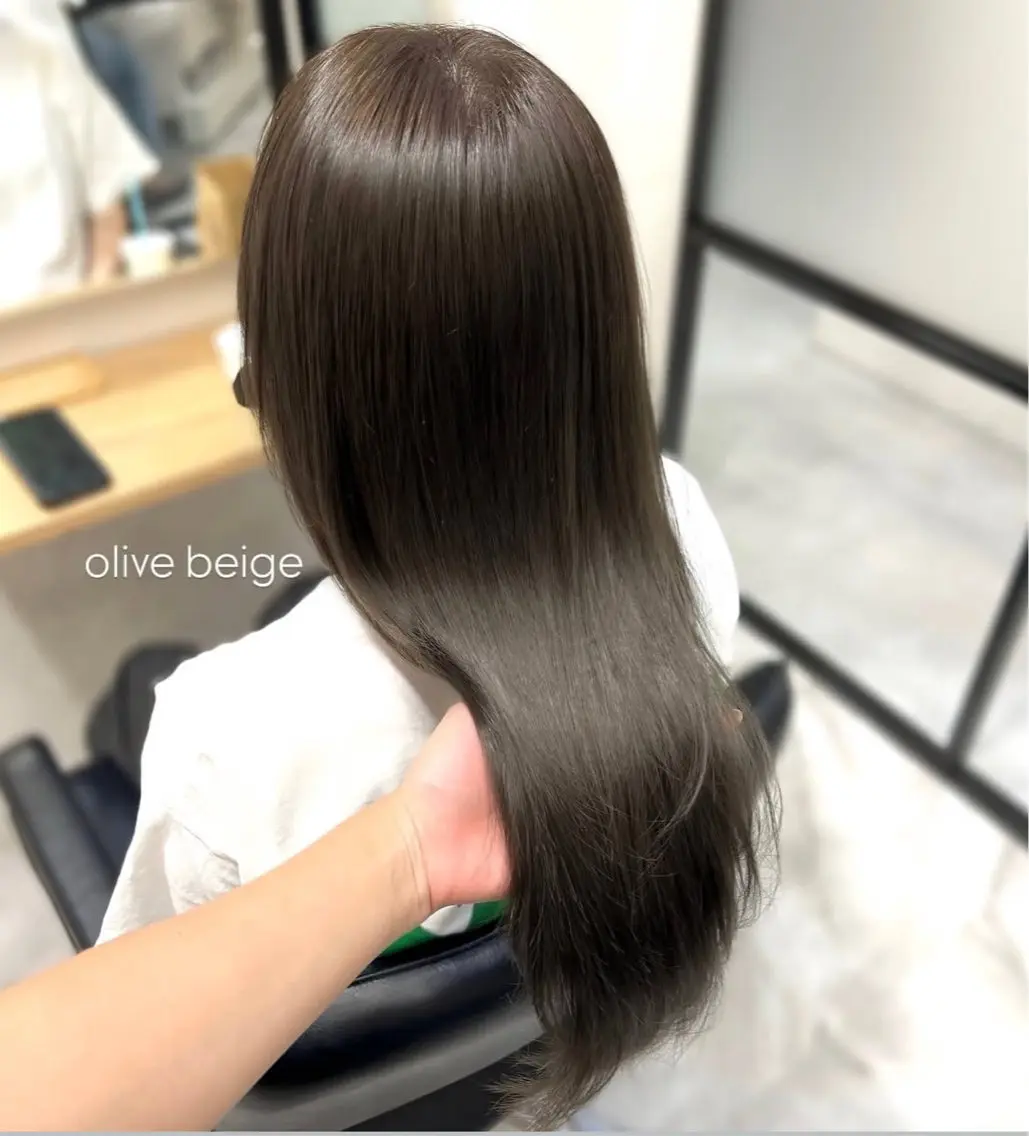 セミロング カラー ブリーチ ダブルカラー ブリーチなしカラー 前川 朋香のヘアスタイル